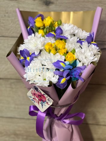 Букет цветов из: Хризантемы, Розы и Ирисы
